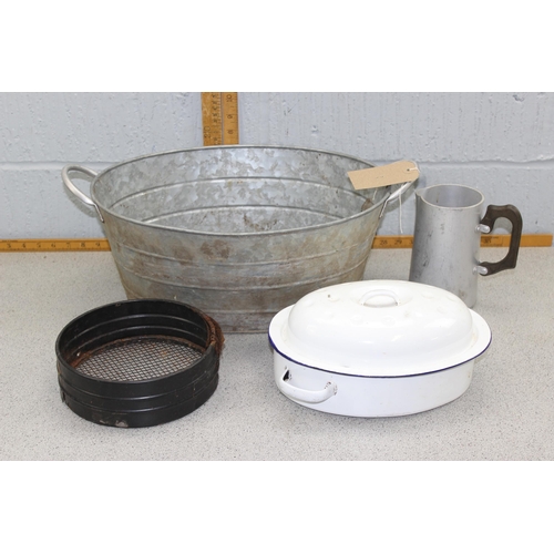 341 - Small galvanised tub, enamel pot & vintage jug etc