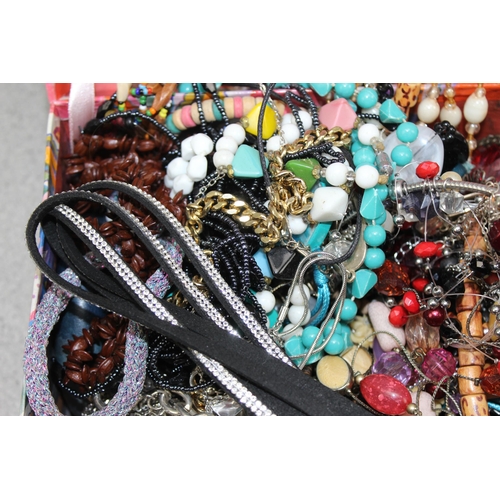 1108 - Qty of assorted costume jewellery, approx 3.1kg gross