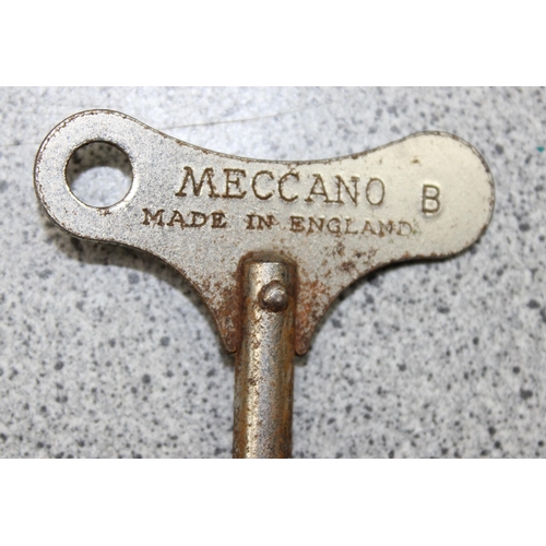 1544 - Vintage box of Meccano etc