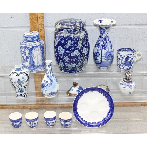 1784 - Qty of assorted blue and white ceramics items, some Oriental pieces