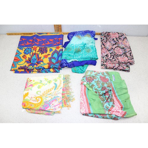 229Y - 5 assorted scarves