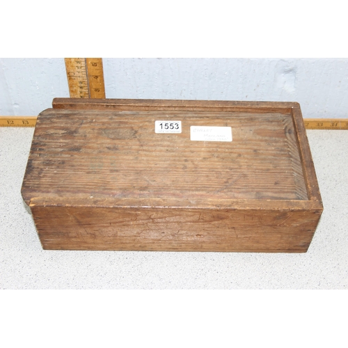 1553 - Wooden box full of early Meccano to include clockwork motor