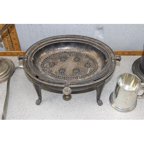 1043 - Box of antique and later silver plate to include a trophy and teapot