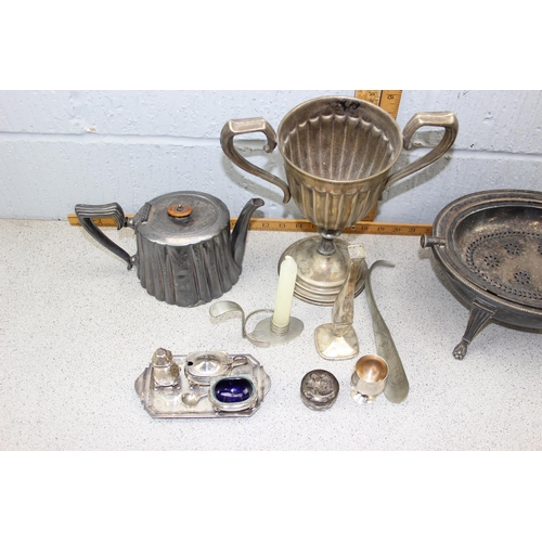 1043 - Box of antique and later silver plate to include a trophy and teapot