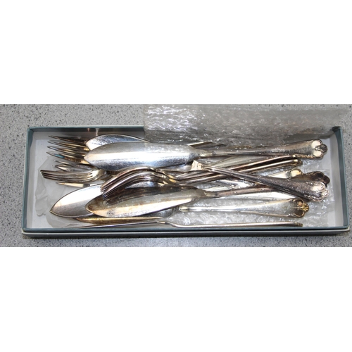 1045 - Qty of cutlery & flatware to include silver plate some boxed