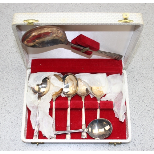 1045 - Qty of cutlery & flatware to include silver plate some boxed