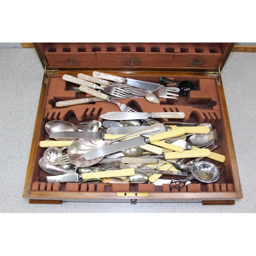 1046 - Oak cutlery canteen filled with associated silver plated items to include tray & cutlery