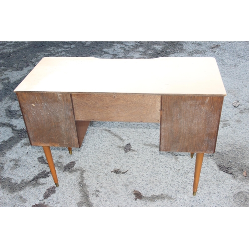 152 - A retro ladies 5 draw desk