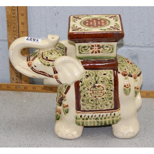 1827 - Pottery elephant plant stand