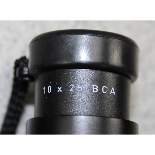 734 - A pair of Leica Leitz Trinovid 10 x 25 Binoculars