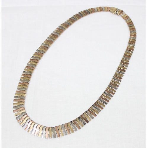 1116 - A retro 9ct gold necklace formed with 3 colours of gold, white, rose and yellow, approx 21.31g gross