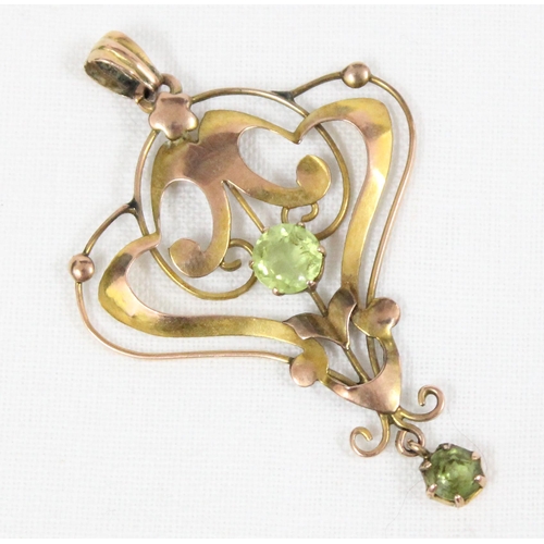 1120 - A 9ct gold Edwardian Art Nouveau designed pendant set with Peridot, approx 2.02g gross