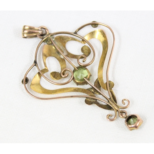 1120 - A 9ct gold Edwardian Art Nouveau designed pendant set with Peridot, approx 2.02g gross