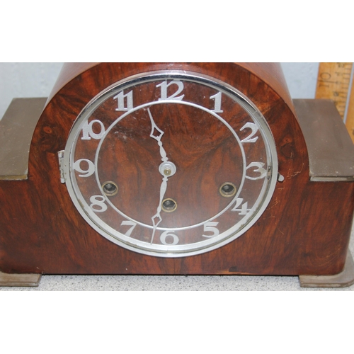 1331 - 2 mahogany cases vintage mantel clocks