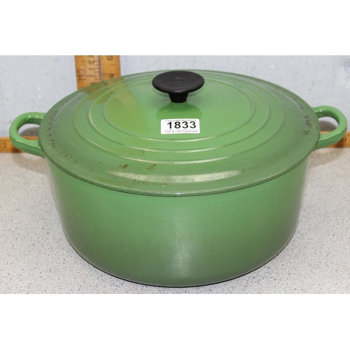 1833 - Green 28cm Le Creuset cast iron stew pot with lid