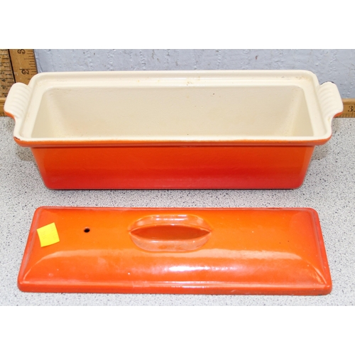 1834 - Quantity of Le Creuset and enamel wear, to include white Le Creuset 22cm stew pot & orange Le Creuse... 