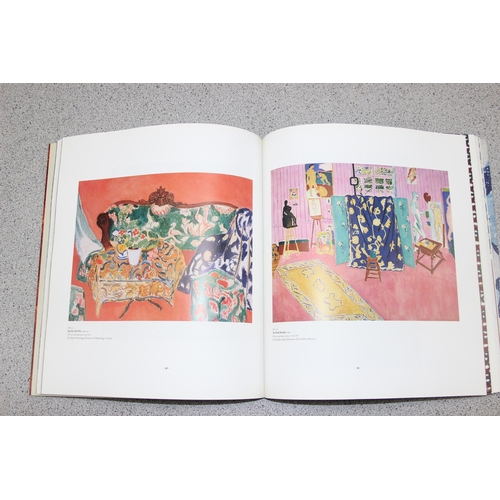 594 - Large qty of art & museum refence books to include William Morris, Gauguin, Matisse & Munch