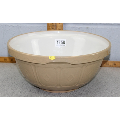 1880 - A vintage TG Green style mixing bowl