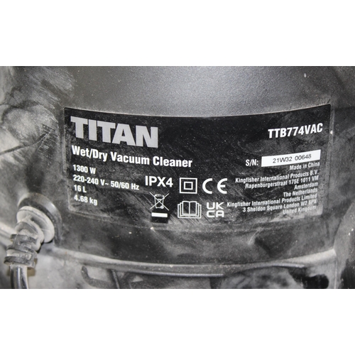 890 - Titan wet /dry vacuum cleaner