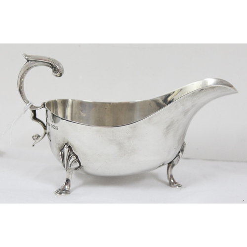 1068 - Heavy silver sauce or gravy boat, Sheffield 1945 by James Dixon & Sons, approx 236.99g gross