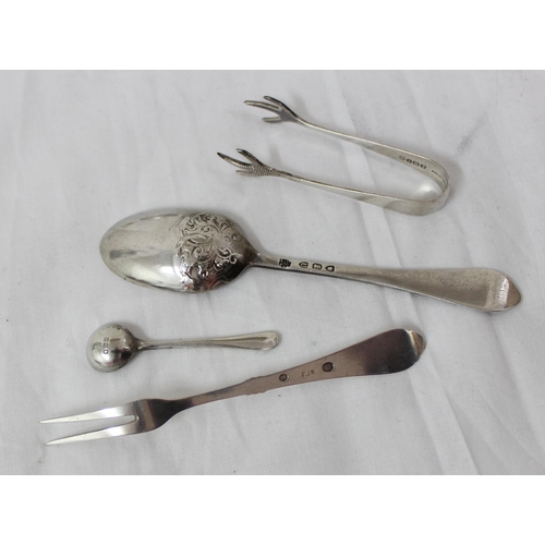 1078 - Qty of assorted silver items to inc a decorative silver tea spoon, London 1895 by West & Son (Langle... 