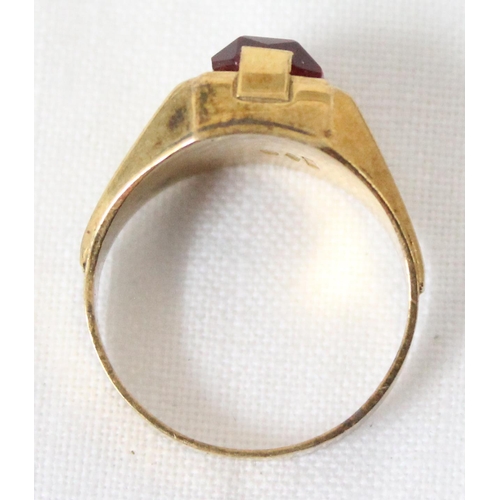 1190 - Italian 18ct gold ring set with pink stone, stone size approx 9mm x 6mm, ring approx size M, approx ... 