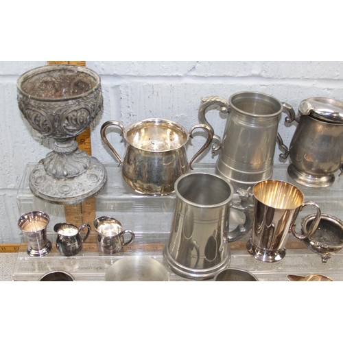 1059 - Qty of assorted antique and later silver plated items and other metalware