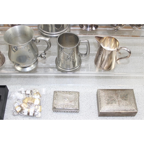 1059 - Qty of assorted antique and later silver plated items and other metalware