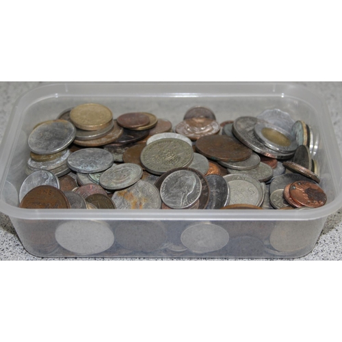 1252 - Qty of mixed world and British coins etc, approx 1.5kg gross