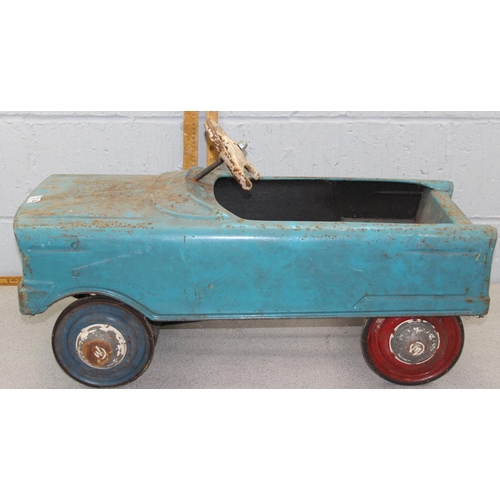 1574 - Vintage metal 1960's American style Cadillac pedal car, believed to be my M. Murray