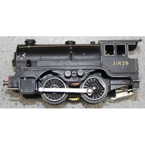 1575 - Qty of assorted OO gauge train items to inc 31829 locomotive and tender, TTR carriages etc, in vinta... 