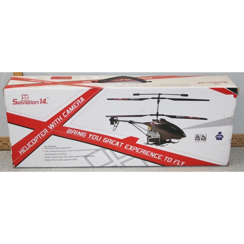 1581 - Boxed remote controlled helicopter