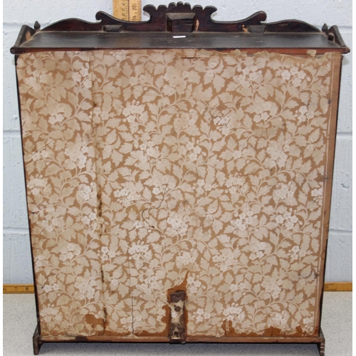 1699E - A Victorian taxidermy display case containing Tawny Owl, Barn Owl, Green Woodpecker, Canary, Red Squ... 