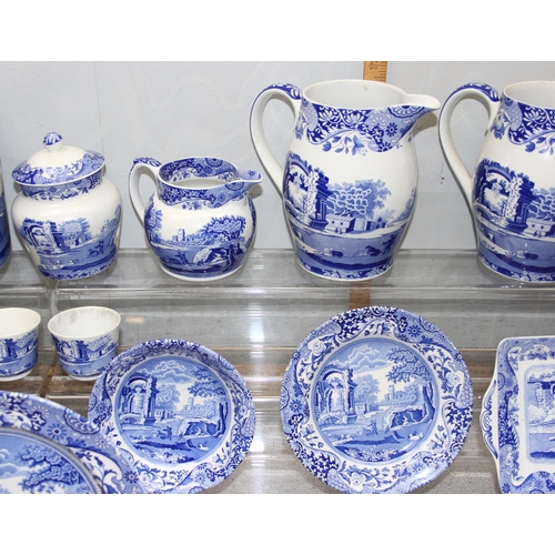 1699L - An extensive Spode blue & white Italian pattern dinner service with various jugs and lidded storage ... 