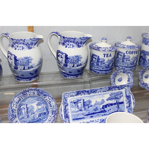 1699L - An extensive Spode blue & white Italian pattern dinner service with various jugs and lidded storage ... 