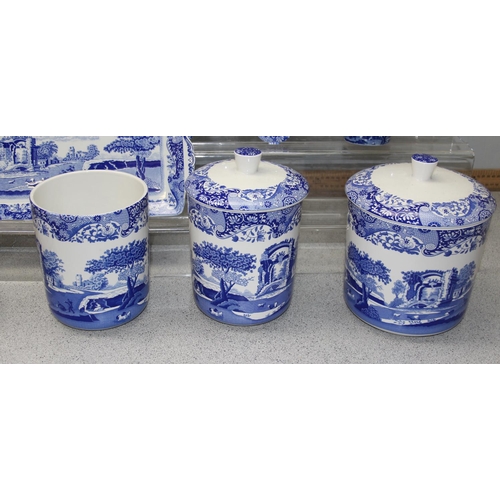 1699L - An extensive Spode blue & white Italian pattern dinner service with various jugs and lidded storage ... 