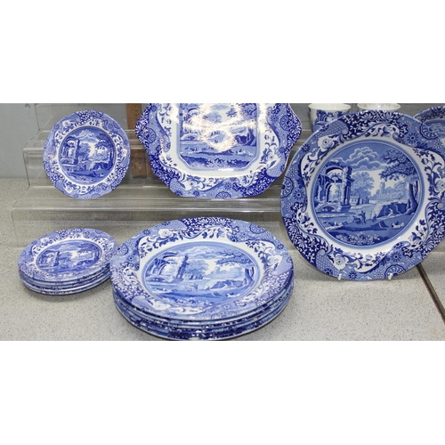 1699L - An extensive Spode blue & white Italian pattern dinner service with various jugs and lidded storage ... 