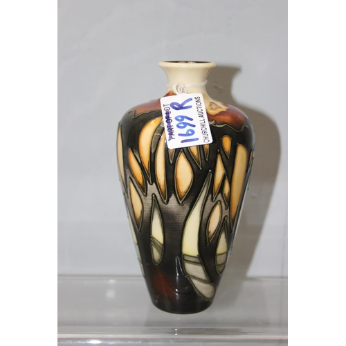 1699R - A rare Moorcroft 