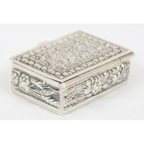 1095 - A small silver pill box with embossed floral decoration, marked 925 and XRF confirmed silver, approx... 