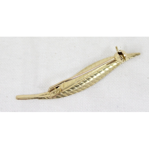 1199H - Retro 9ct gold leaf brooch, import marks for Birmingham 1990, approx 1.11g gross