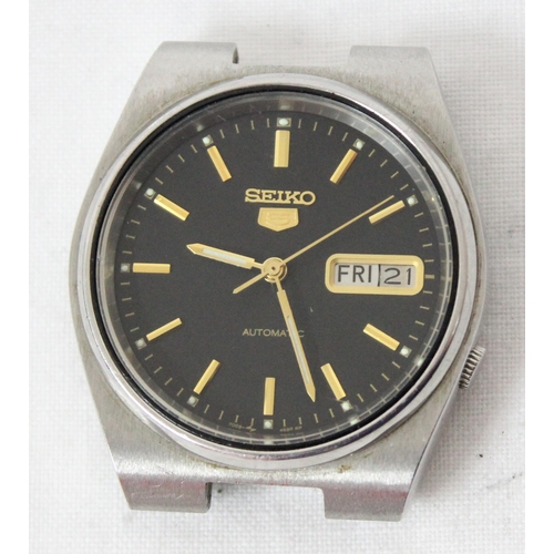 A vintage Seiko 5 7009-3130 automatic gents watch