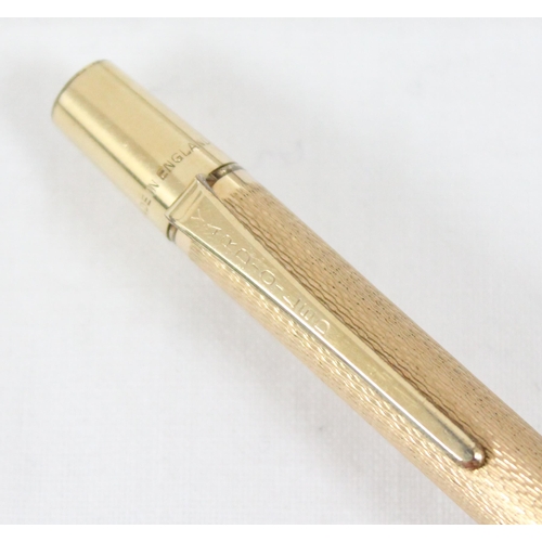 1699F - A Mont Blanc No 32 fountain pen with 14ct gold nib and a rolled gold Yard-o-led pencil