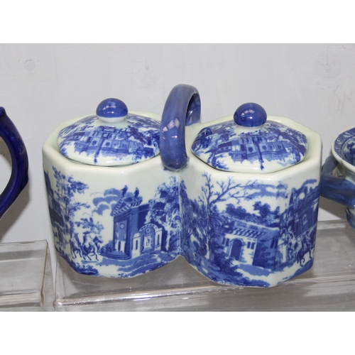 1699V - 11 pieces of Mason's type antique style blue and white ceramics to inc teapot, 2 cheese dishes, bowl... 