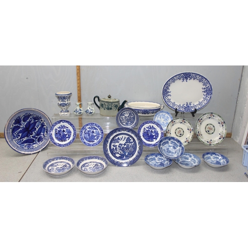 1889 - Qty of assorted blue & white ceramics to inc Willow Pattern & an unusual teapot marked Minton etc