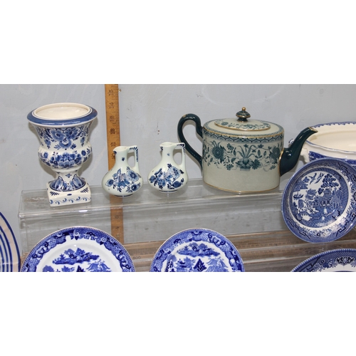 1889 - Qty of assorted blue & white ceramics to inc Willow Pattern & an unusual teapot marked Minton etc