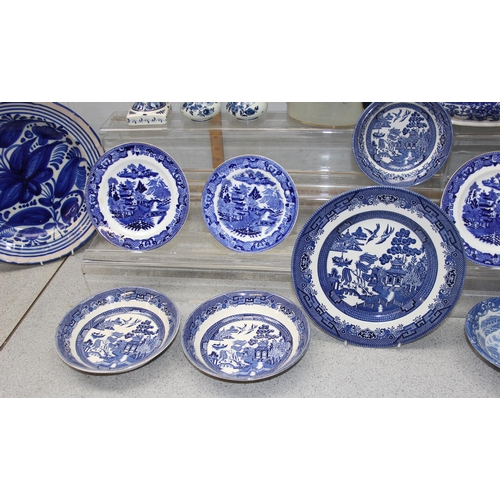 1889 - Qty of assorted blue & white ceramics to inc Willow Pattern & an unusual teapot marked Minton etc