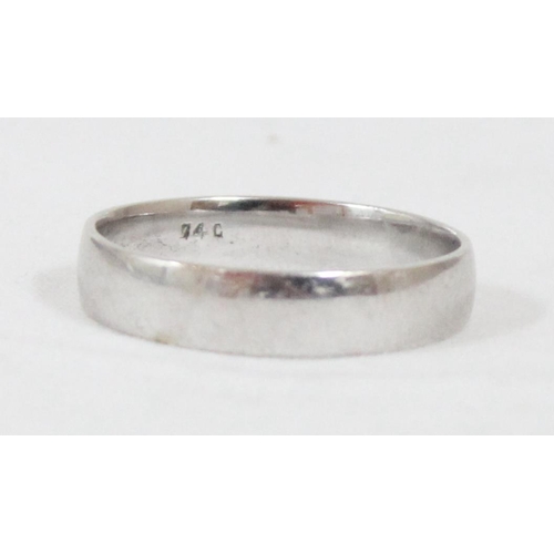 1199V - A large 14ct white gold wedding band ring, approx size Z+2, just marked 14c but XRF tested and confi... 