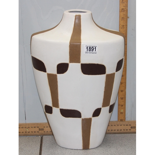 1891 - A large retro style pottery vase, West German style