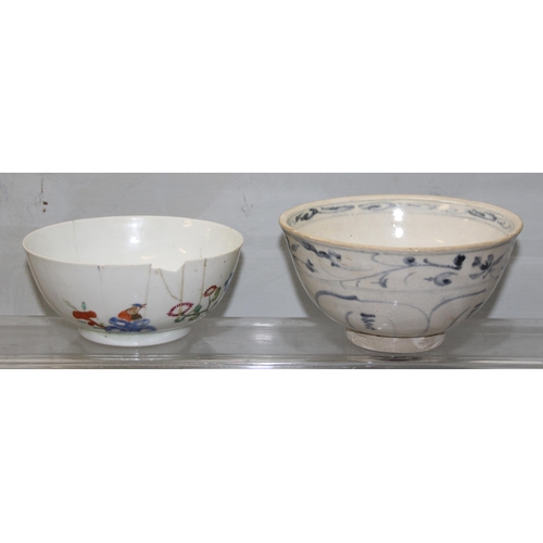 1619A - 2 antique Chinese porcelain rice bowls