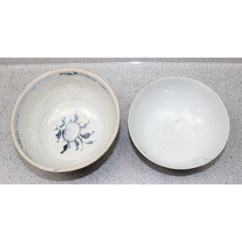 1619A - 2 antique Chinese porcelain rice bowls